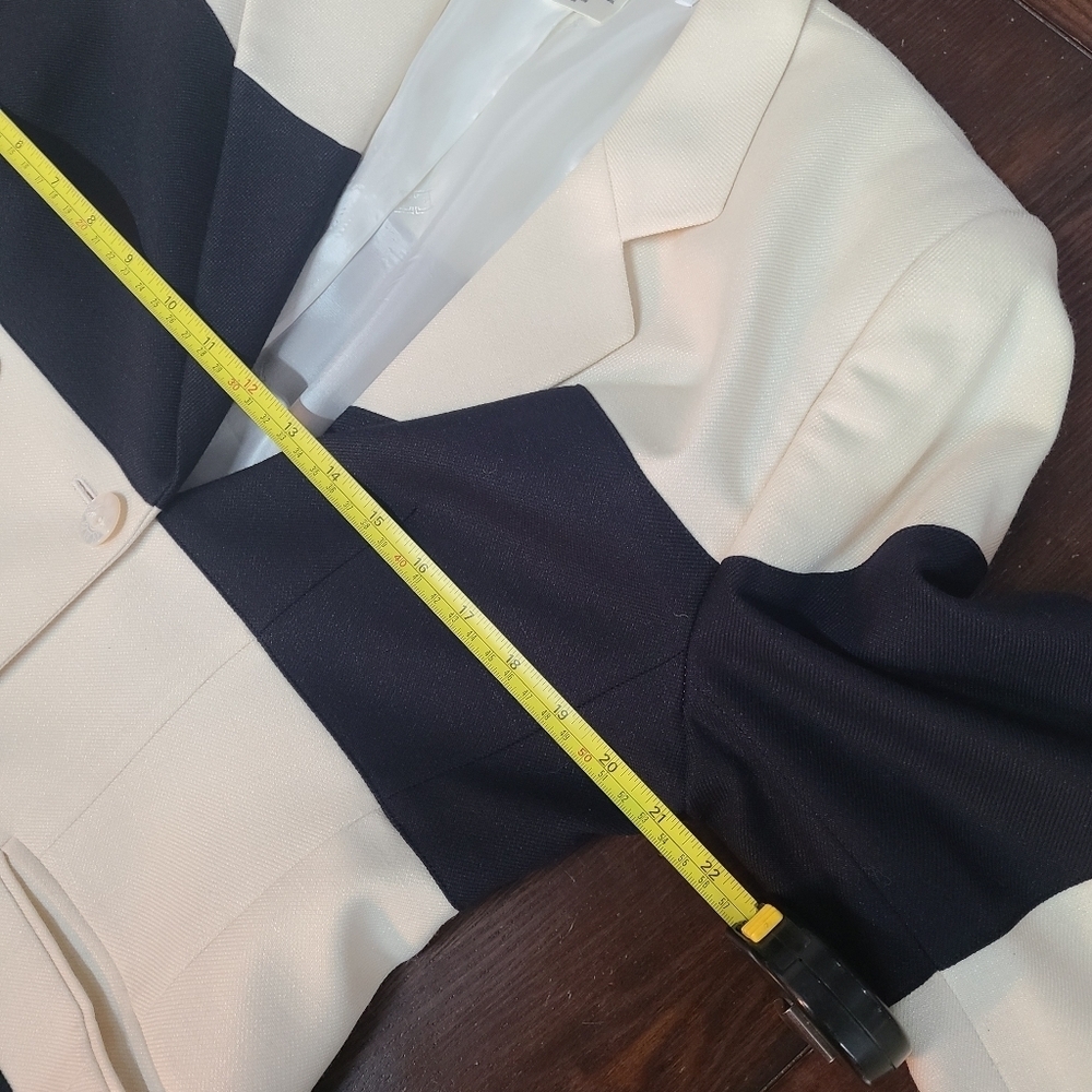 Escada Jacket - Picture 9 of 15